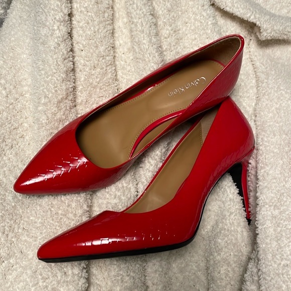 Women’s Calvin Klein Heels - Red, Textured; Size 5.5 - Picture 1 of 6